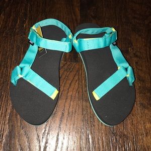 NWT Women’s size 10 Teva Mush sandals